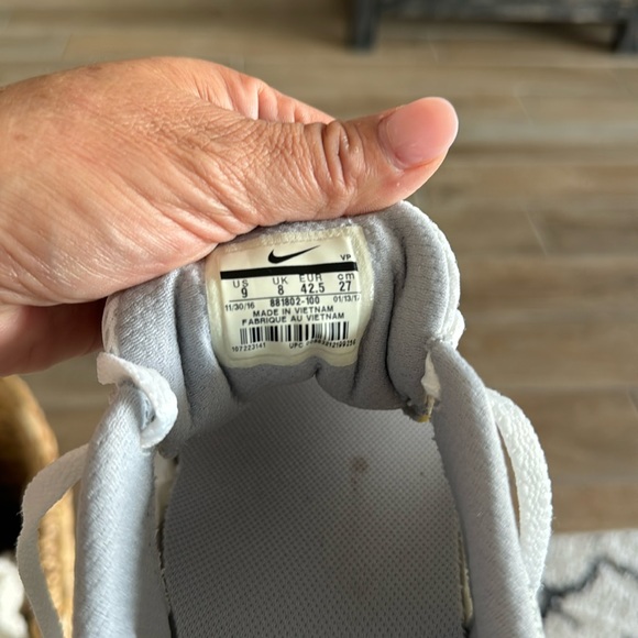 Nike *Like New - Picture 5 of 5